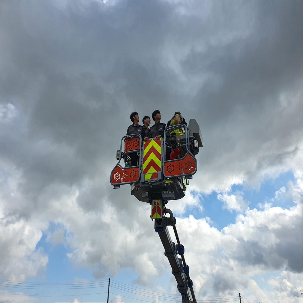 Jinwoo SMC Compact boom fire-fighting vehicle(3.5ton)